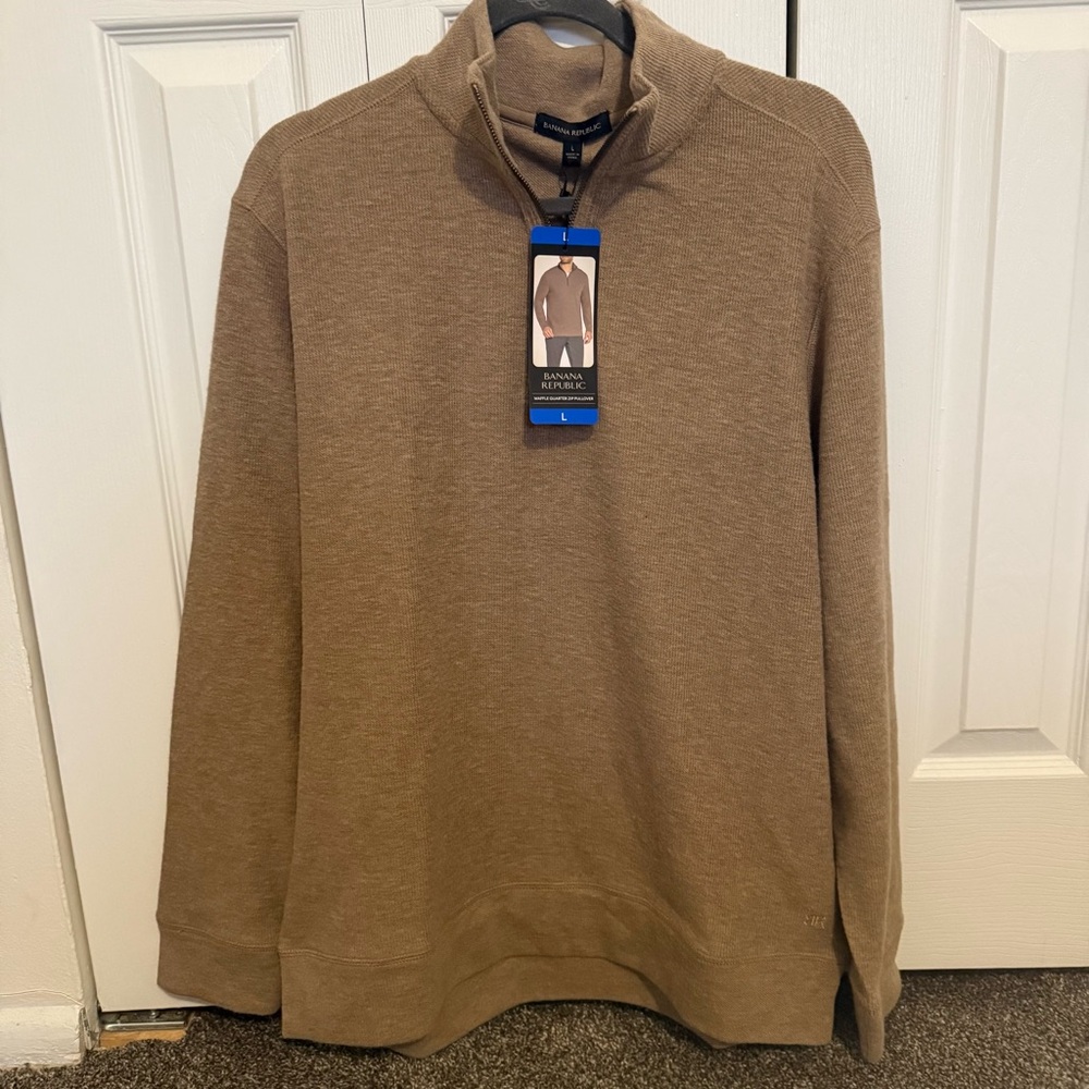 BRAND NEW men’s quarter zip sweater